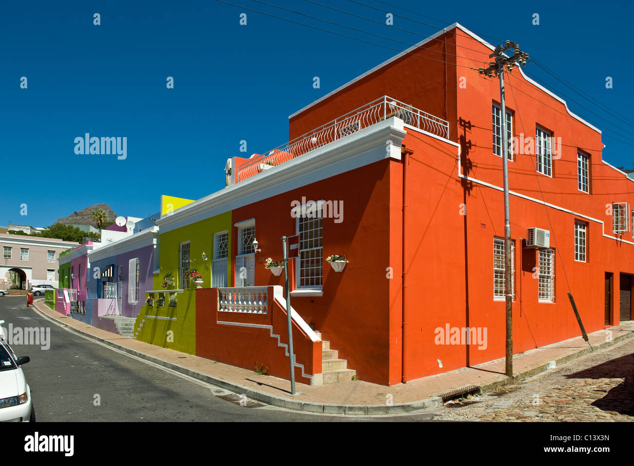 Angolo di strada a Bo Kaap, Cape Town, Sud Africa Foto Stock