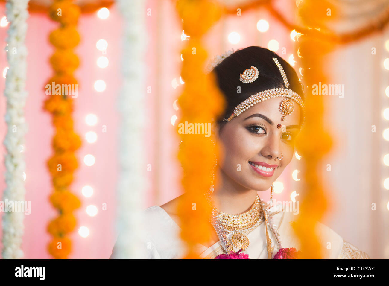 Ritratto di una sposa sorridente Foto Stock