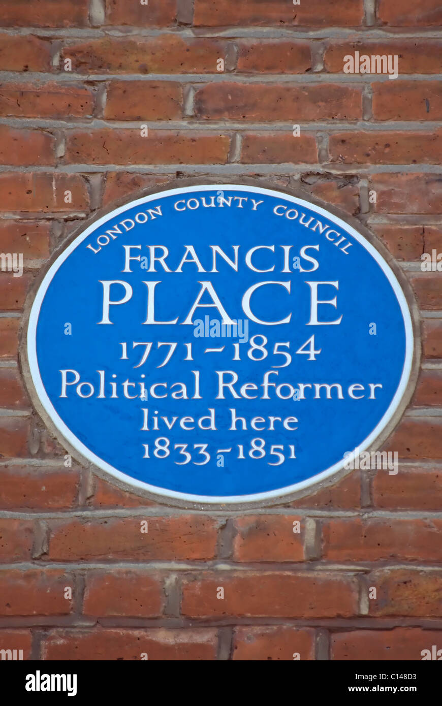 London County council targa blu segnando un home di riformatore politico Francesco posto, nel South Kensington, Londra, Inghilterra Foto Stock