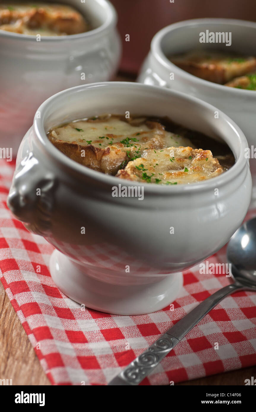 Zuppa di cipolle alla francese. Soupe à l'oignon Foto Stock