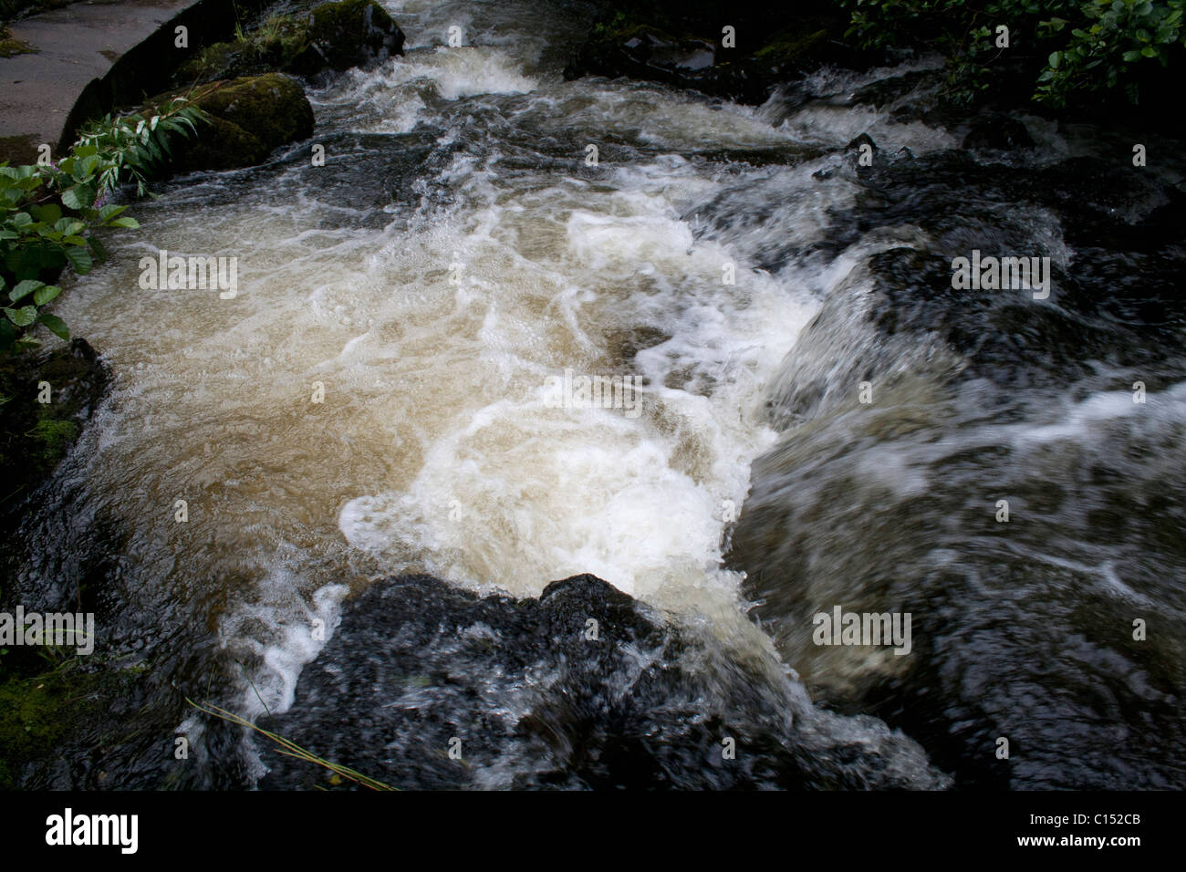 Moody sparare delle cascate sul Mennock Pass Foto Stock