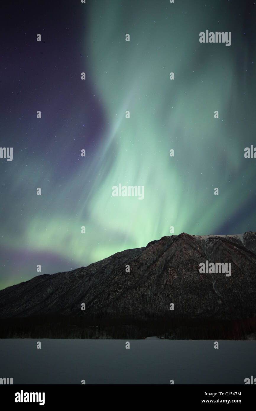 Aurora Boreale sopra MirrorLake centromeridionale in Alaska Foto Stock