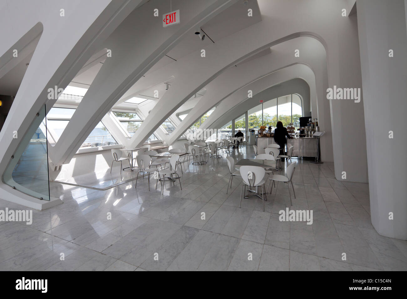 Cafe, Quadracci Pavilion, progettato da Santiago Calatrava, Milwaukee Art Museum, Wisconsin, STATI UNITI D'AMERICA Foto Stock