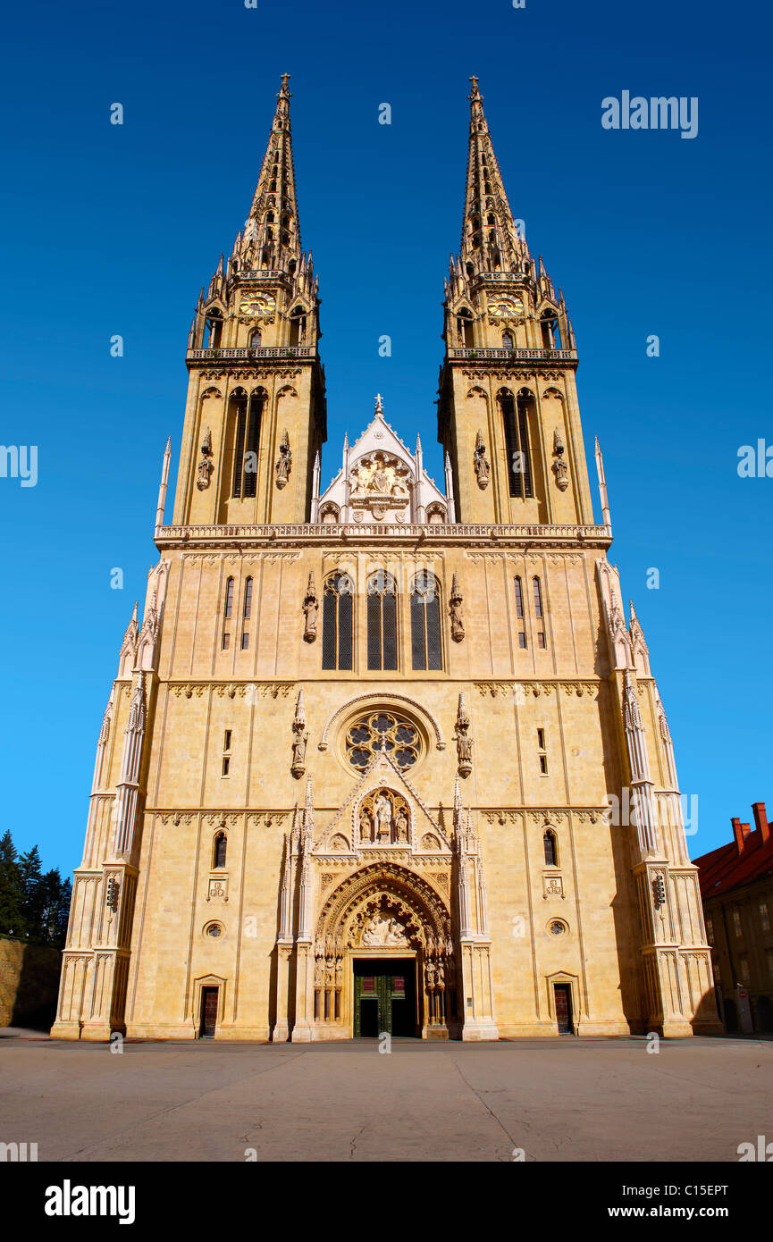 Il Neo Cattedrale gotica dell Assunzione della Beata Vergine Maria, Zagabria, Croazia Foto Stock