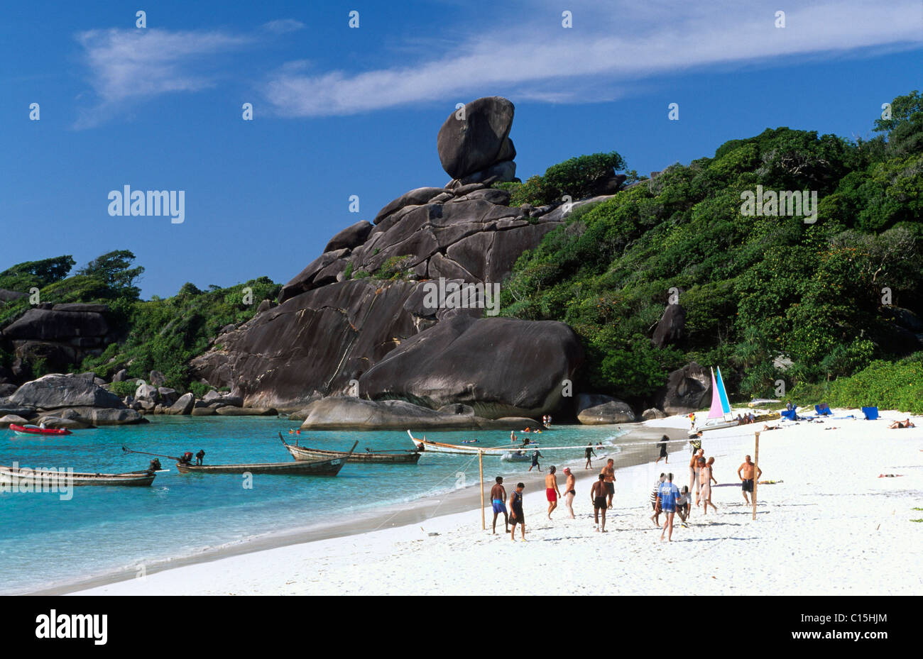 I turisti su Koh Similan spiaggia nei pressi di Phuket, Thailandia, Sud-est asiatico Foto Stock