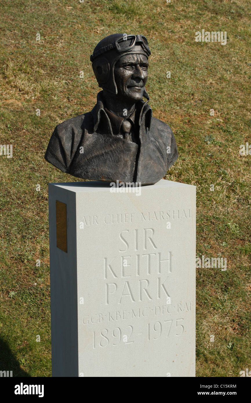 Statua di Sir Keith Park a Capel le Ferne Battle of Britain memorial Foto Stock