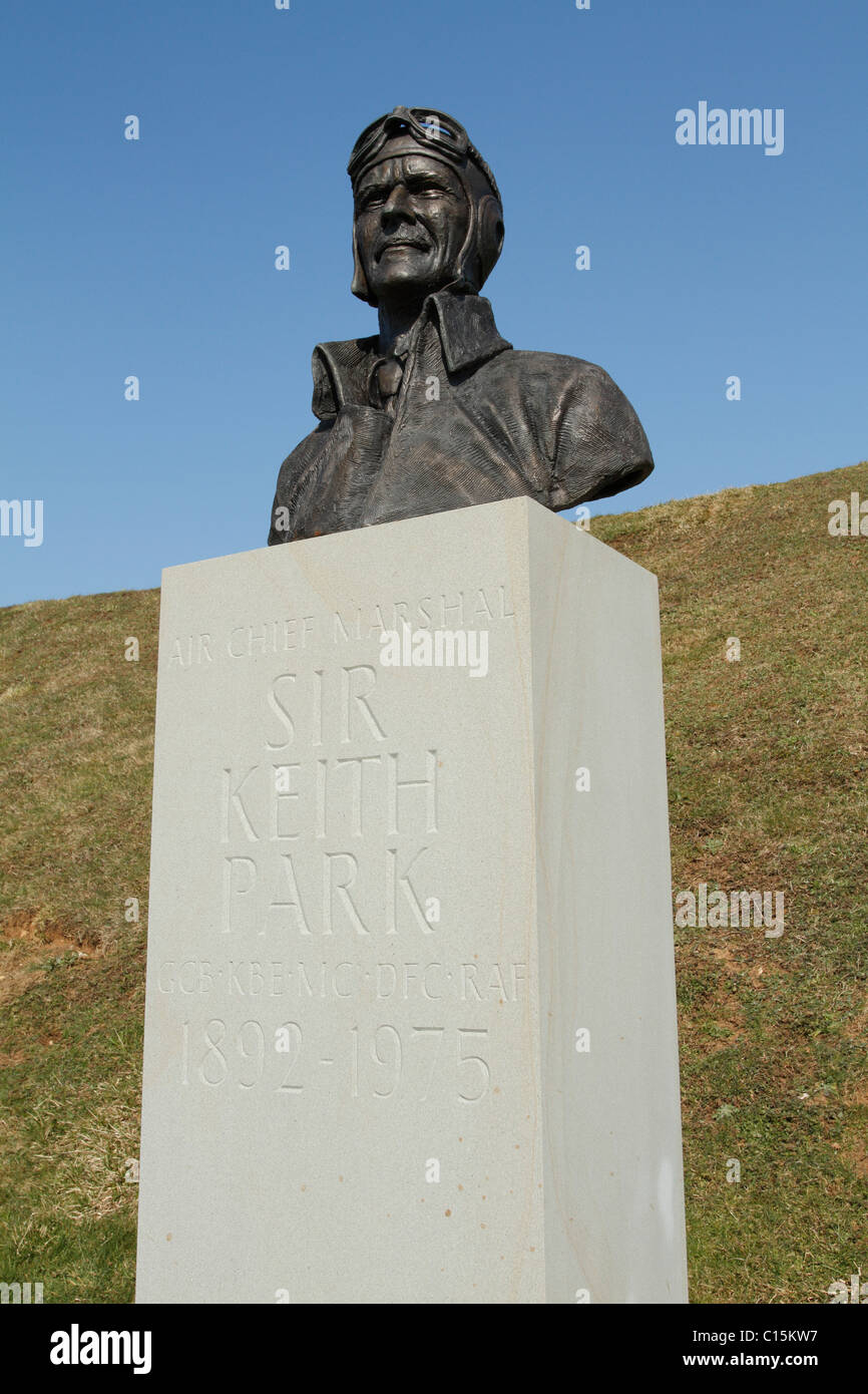 Statua di Sir Keith Park a Capel le Ferne Battle of Britain memorial Foto Stock