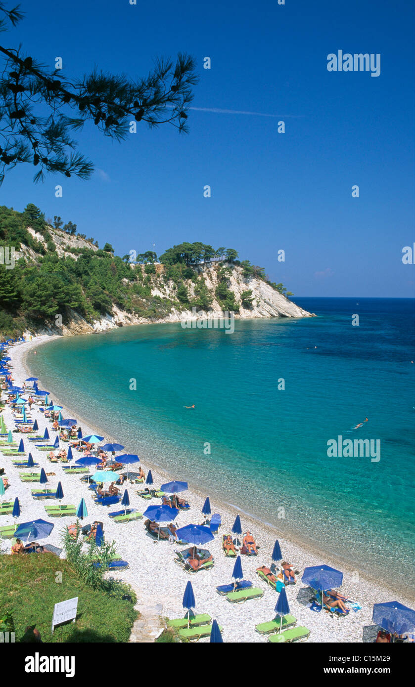 I turisti sulla spiaggia Lemonakia, Kokkari, Samos Island, Grecia, Europa Foto Stock