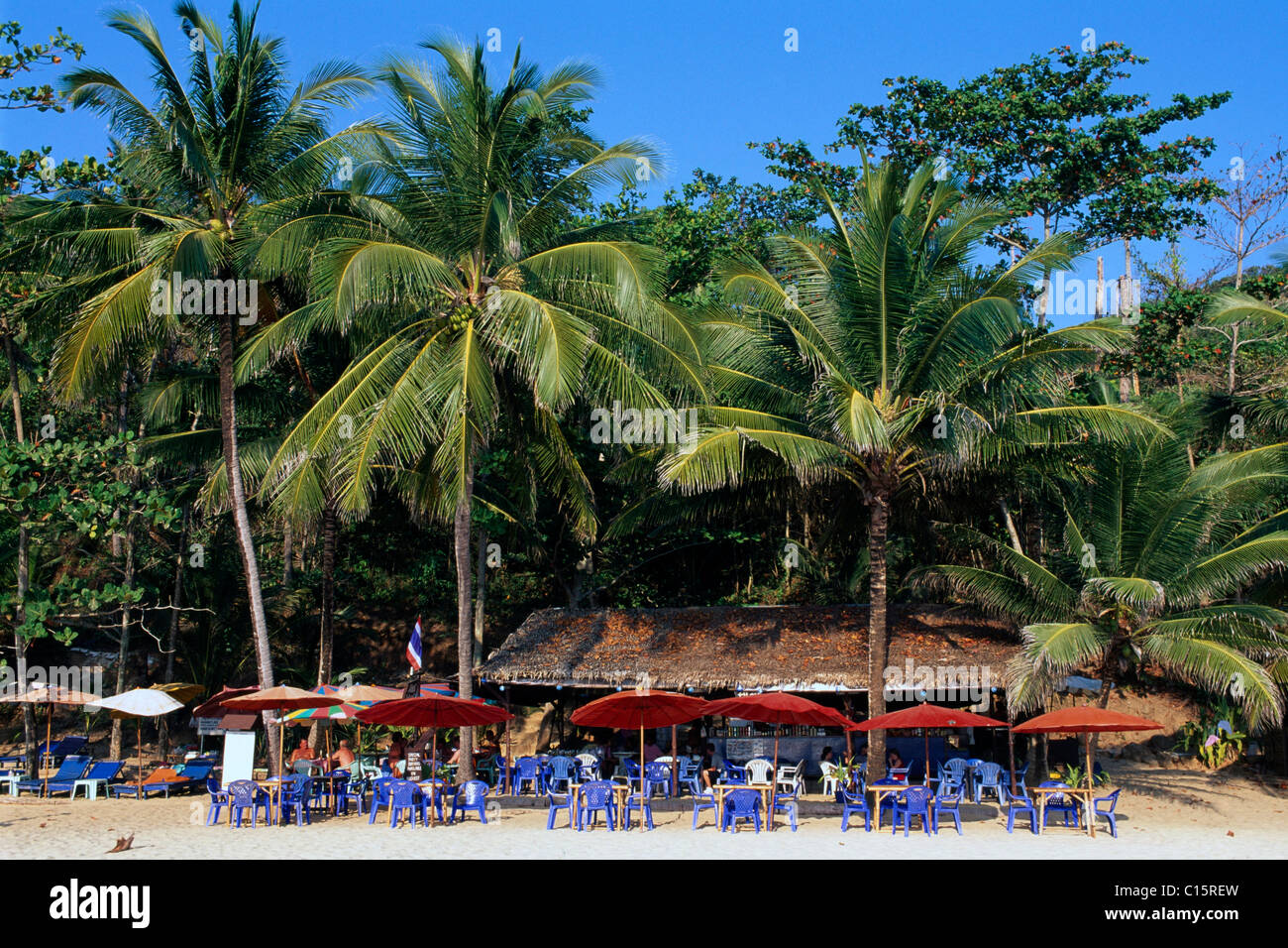 Ristorante su Apprendere cantare Beach, Phuket, Thailandia, Asia Foto Stock