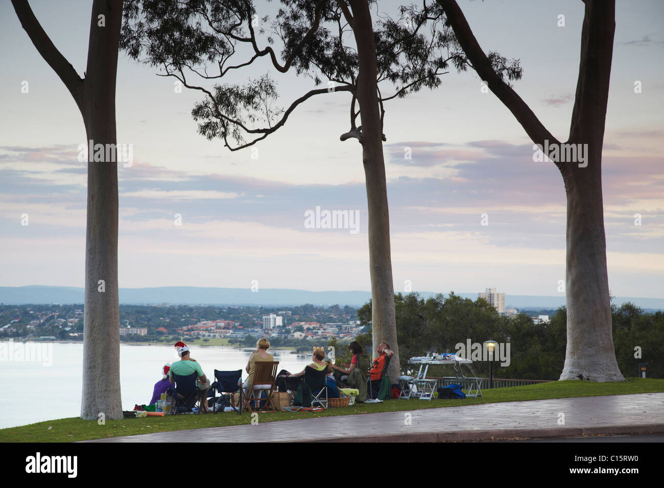 Per coloro che godono di vista del Fiume Swan da King's Park, Perth, Australia occidentale, Australia Foto Stock