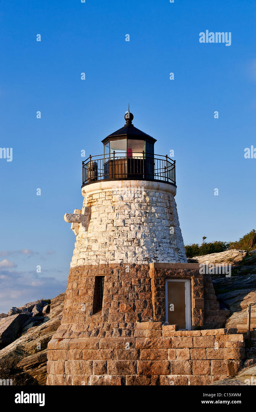 La collina del castello faro affacciato narragansett bay, newport, ri, Rhode Island, Stati Uniti d'America Foto Stock