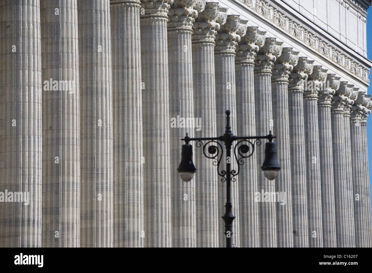 Neo classico edificio con colonne, Philadelphia, Stati Uniti d'America Foto Stock