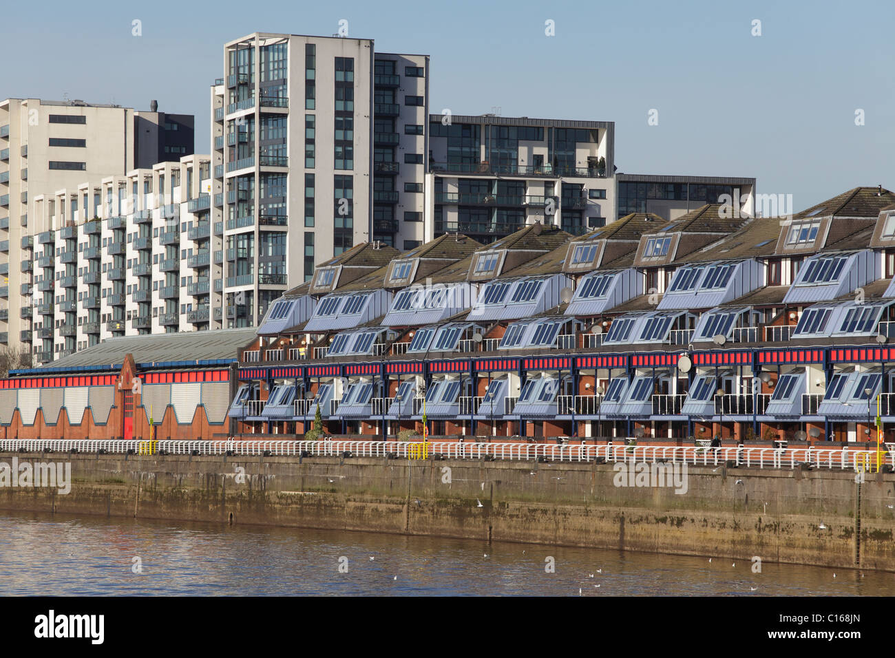 Lancefield Quay appartamenti a Finnieston accanto al fiume Clyde, Glasgow, Scozia, Regno Unito Foto Stock
