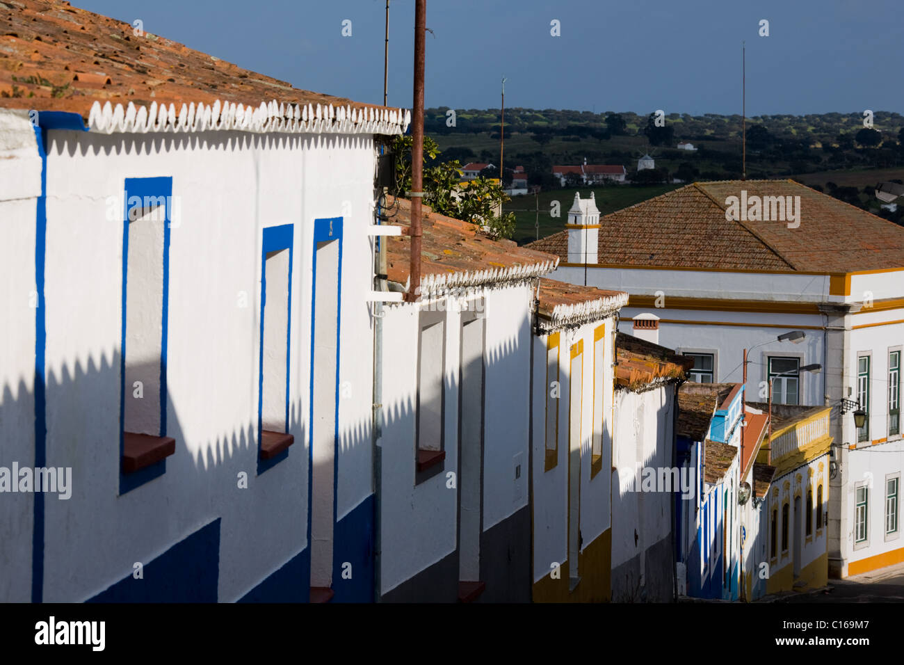 Un colorato street in Ourique, Alentejo, Portogallo Foto Stock