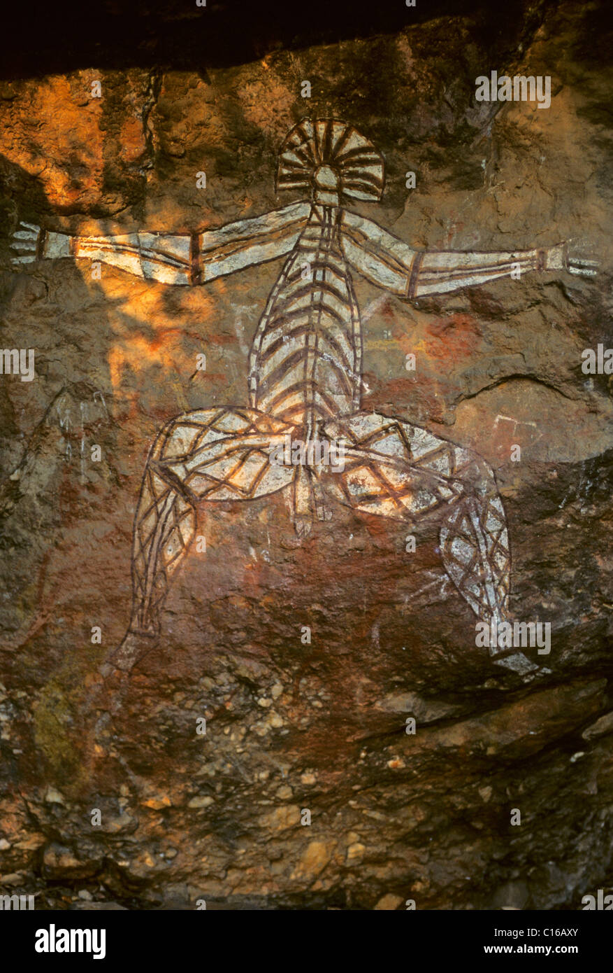 Pericoloso fantasma, le pitture rupestri della aborigenis sul nourlangie rock, il parco nazionale Kakadu, Territorio del Nord, l'australia Foto Stock