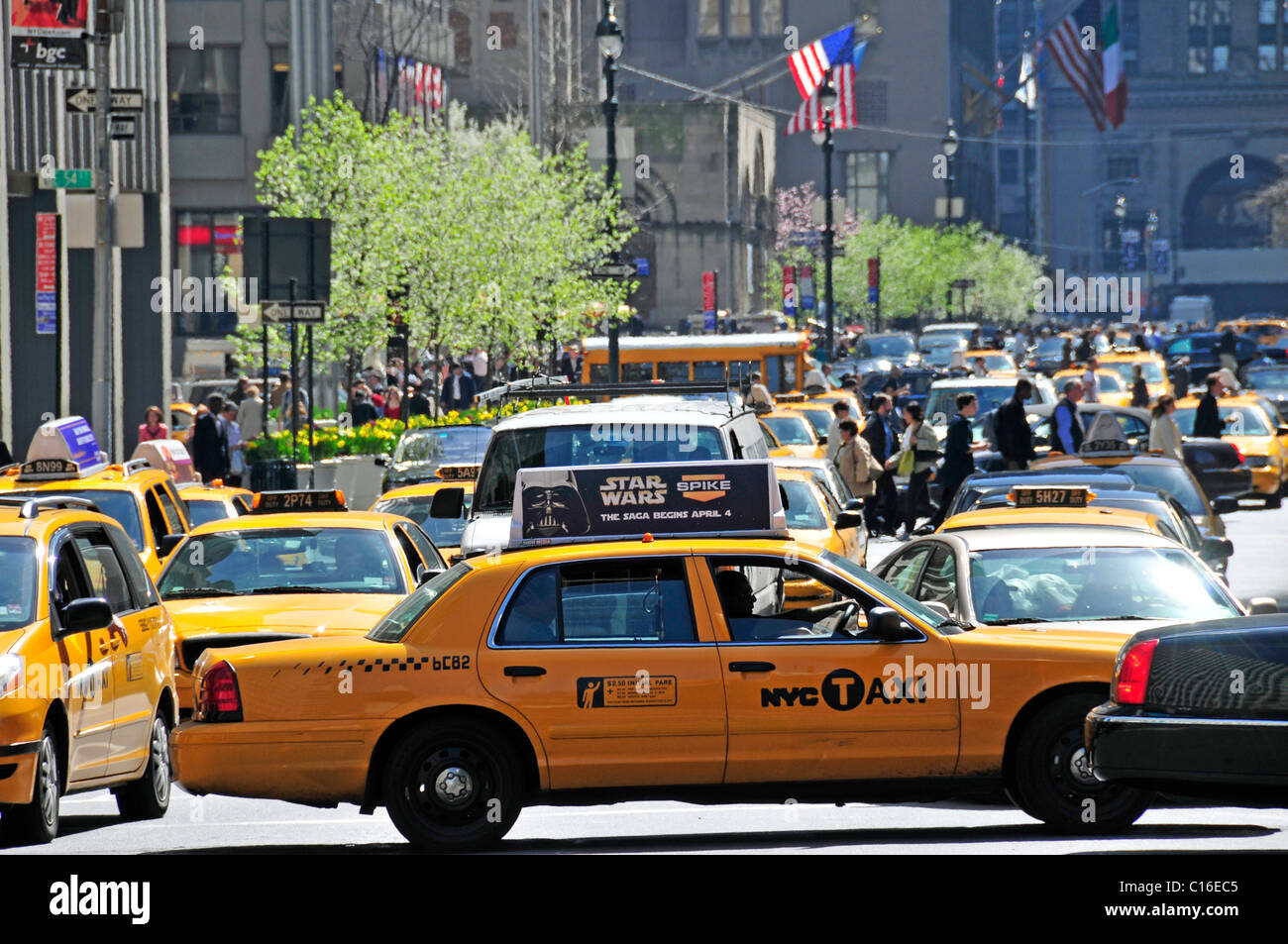 Taxi giallo new york immagini e fotografie stock ad alta risoluzione - Alamy