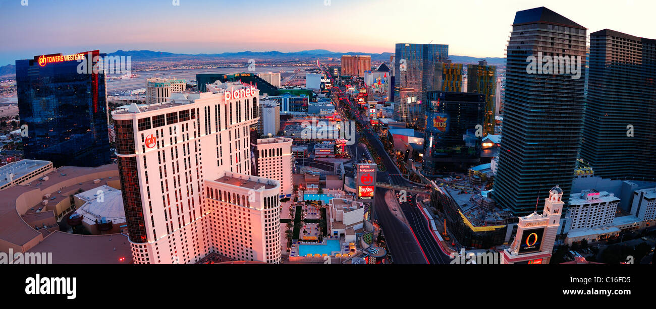 Vegas Strip, il 3,8 miglia in primo piano con il world class hotel e casinò, vista aerea il 4 marzo 2010 a Las Vegas, Nevada Foto Stock