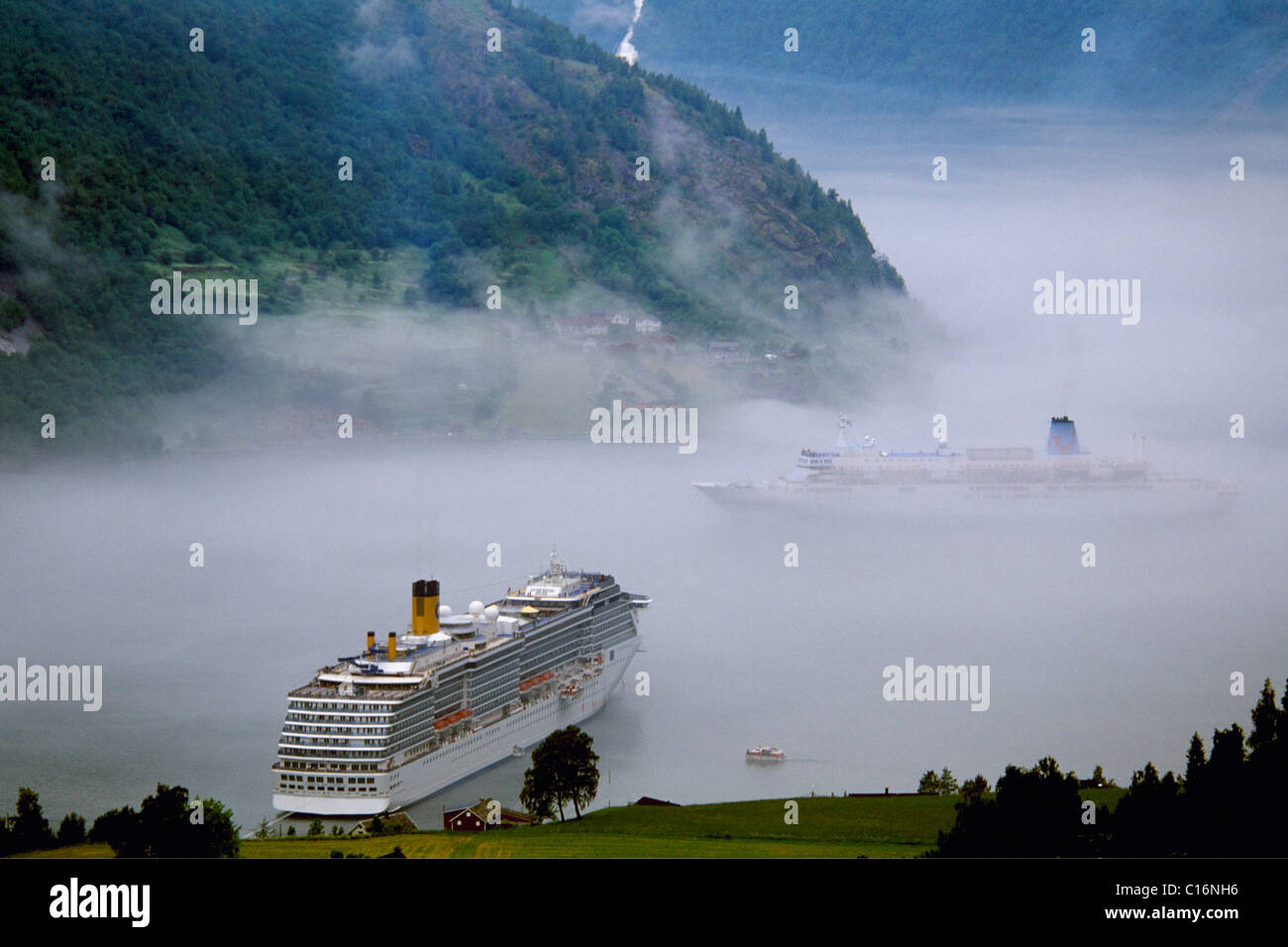 Navi da Crociera, il Geirangerfjord, Norvegia, Scandinavia, Europa Foto Stock