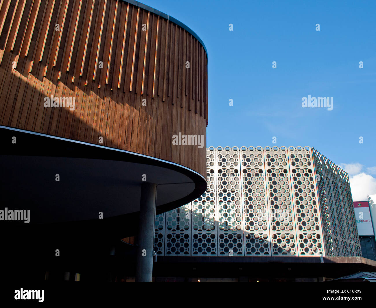 Architettura moderna in Stoccolma Svezia sobborgo di Farsta Foto Stock