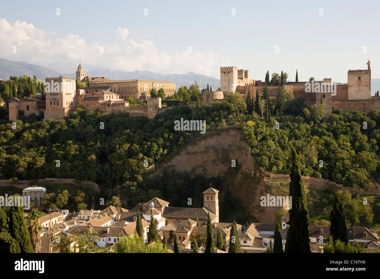 Albaicin trimestre, Alhambra, cittadella moresca, Nasridens palazzi, il palazzo di Carlo Quinto, Granada, Andalusia, Spagna, Europa Foto Stock