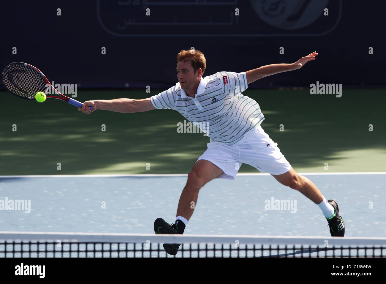 Florian MAYER (GER) in azione al Dubai Tennis Championships 2011 Foto Stock