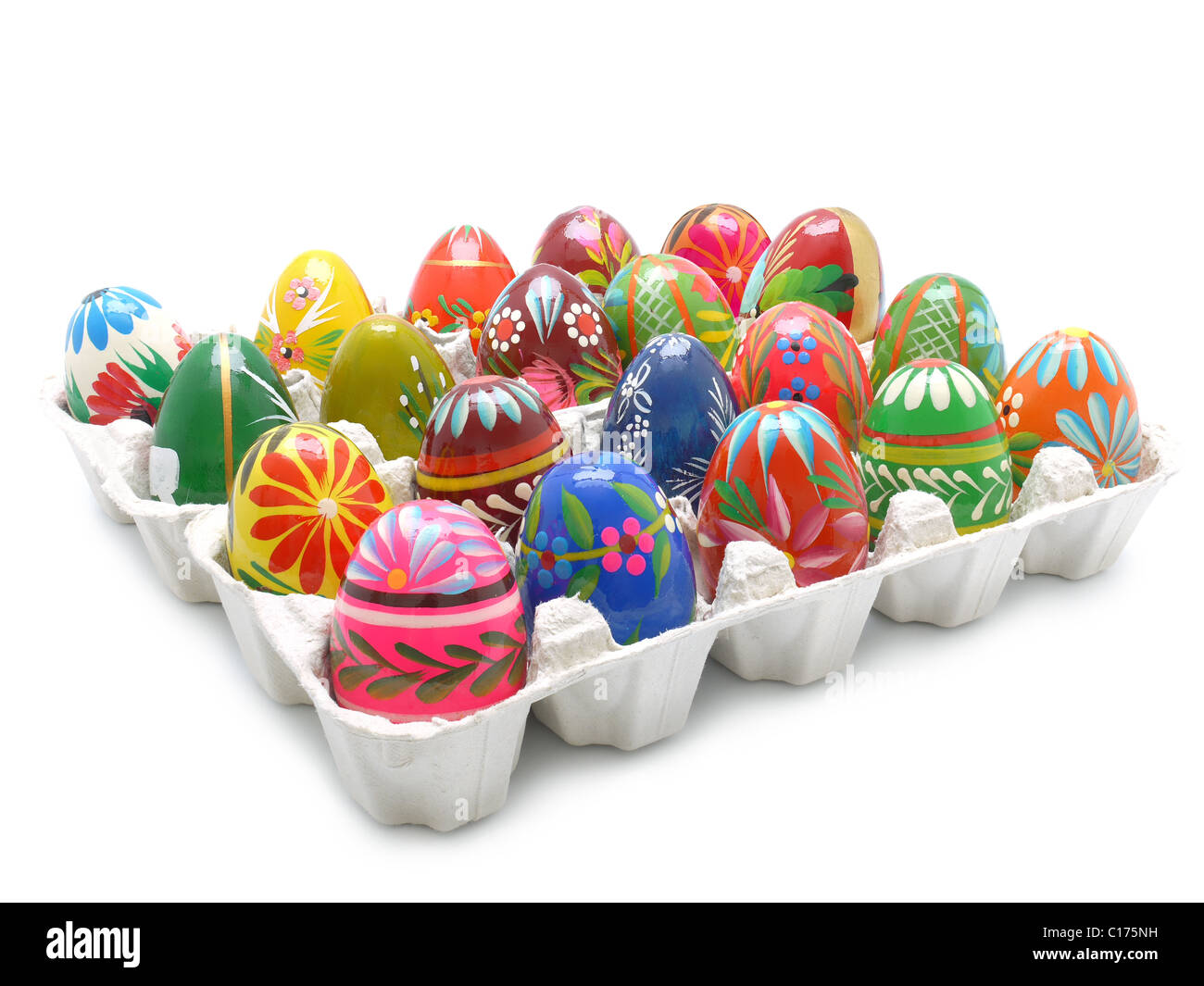Colorate le uova di pasqua in box carta colpo su sfondo bianco Foto Stock