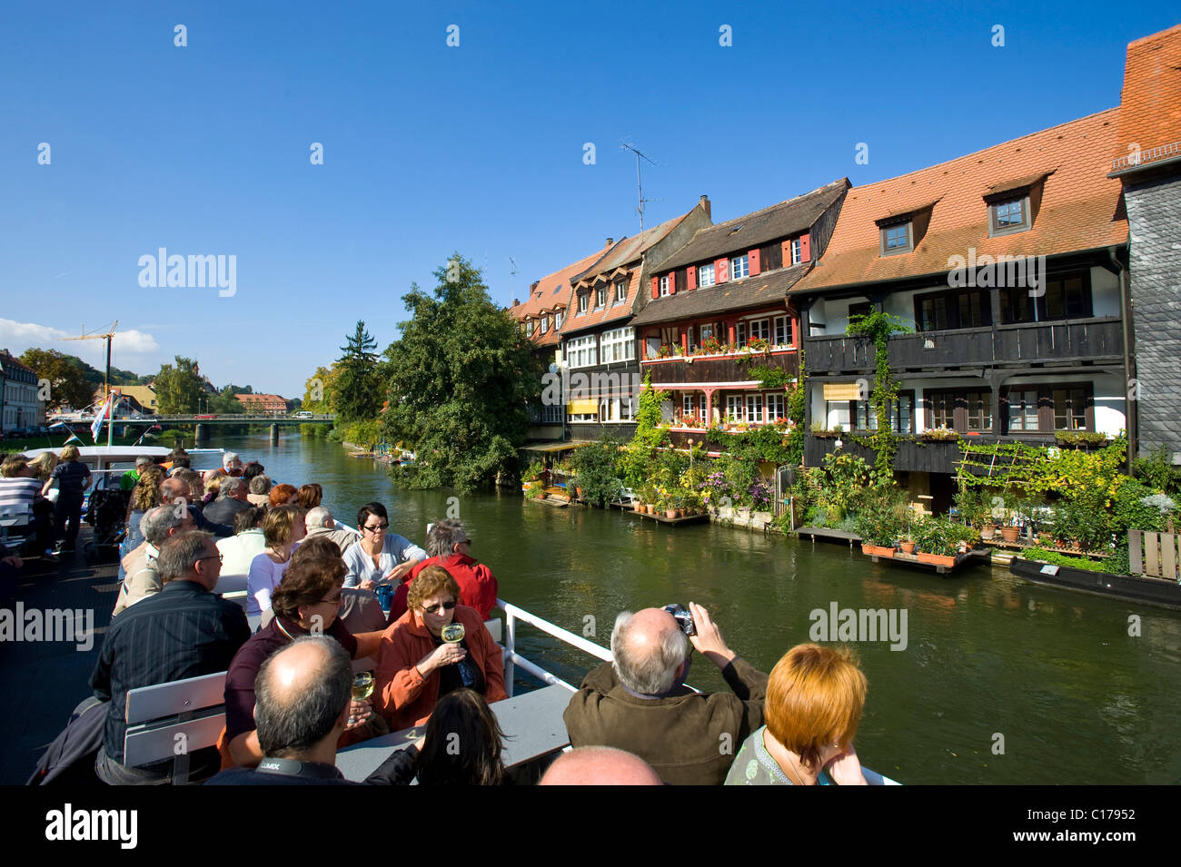 Nave turistica di fronte la piccola Venezia, Bamberg, Alta Franconia, Baviera, Germania, Europa Foto Stock