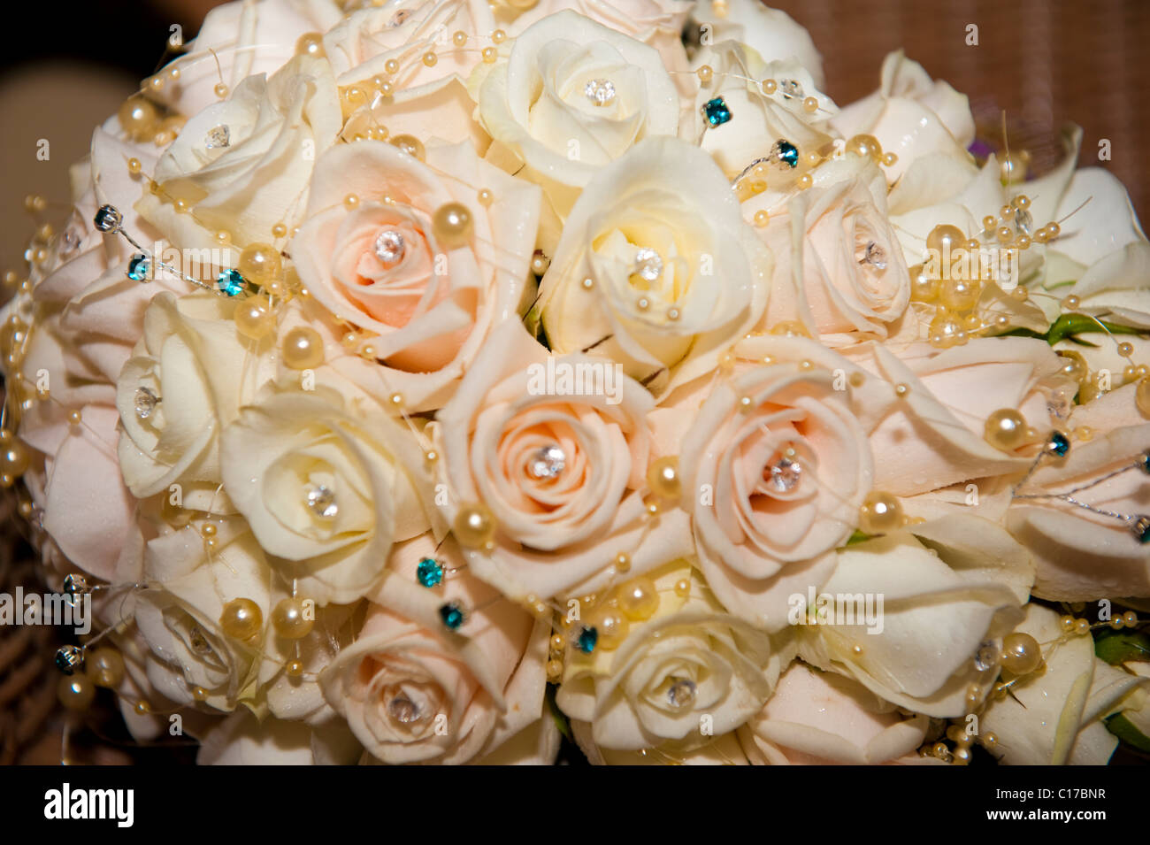 La lacrima wedding bouquet di rose di crema Foto Stock