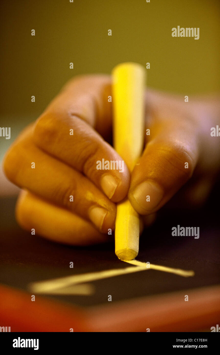 VHM-63867 : la scrittura a mano un numero con un gessetto su ardesia signor#201 Foto Stock