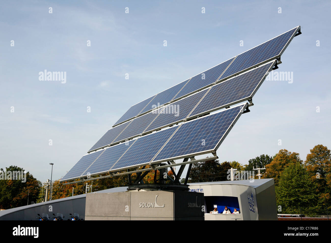 Stazione solare, in moto la fiera Intermot 2008, fiera di Colonia, Colonia, RENANIA DEL NORD-VESTFALIA, Germania, Europa Foto Stock