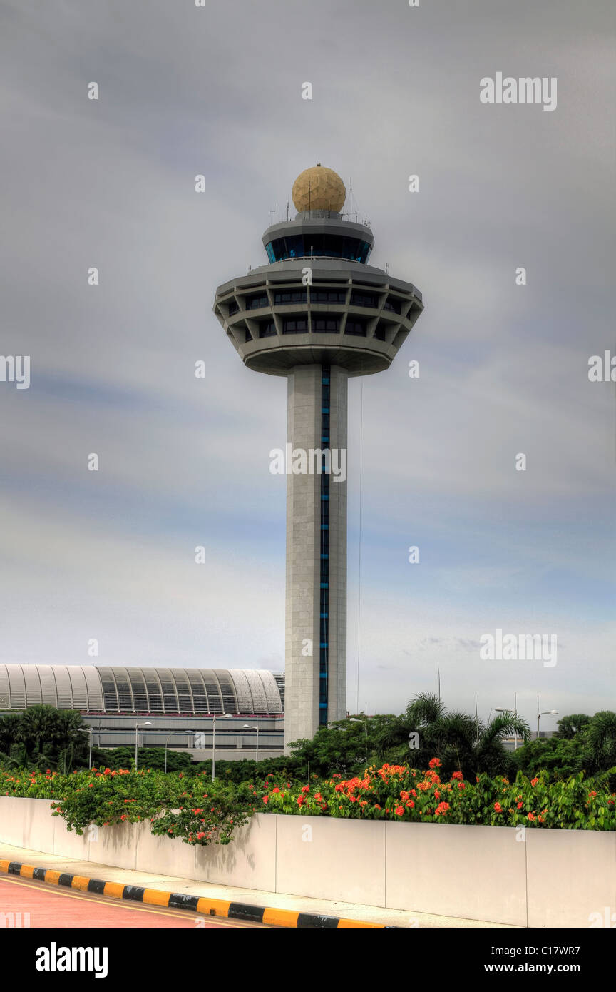 Aeroporto Changi di controllore del traffico torre in Singapore Foto Stock