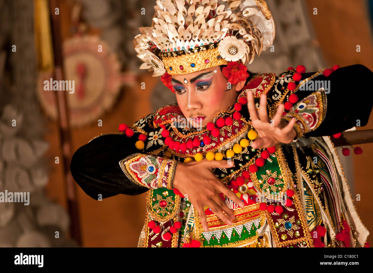 Legong Balinese danzatrice presso una perormance culturale di Ubud Foto Stock