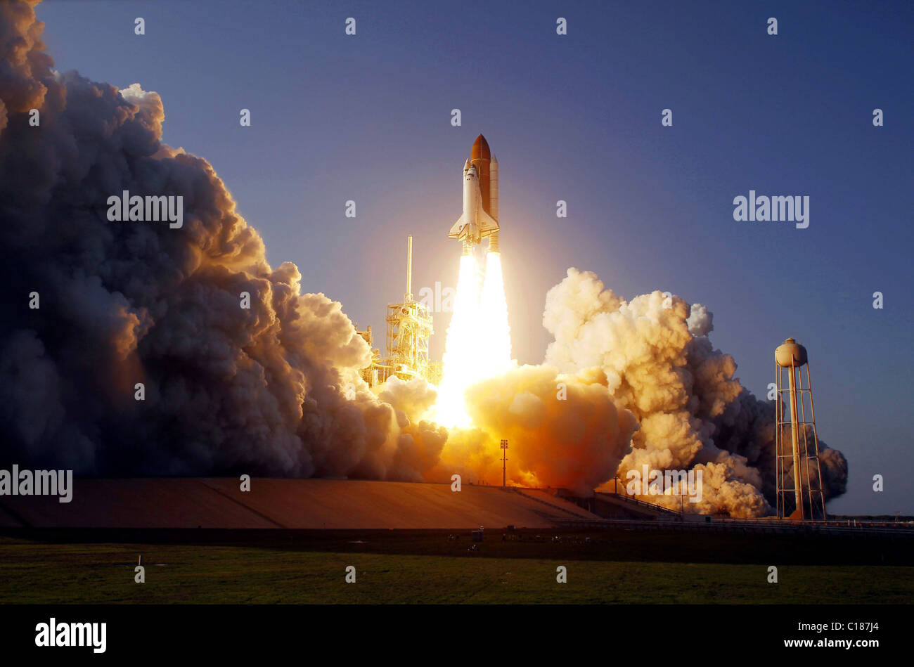 Lo Space Shuttle Discovery, lancio di STS-133 missione Foto Stock