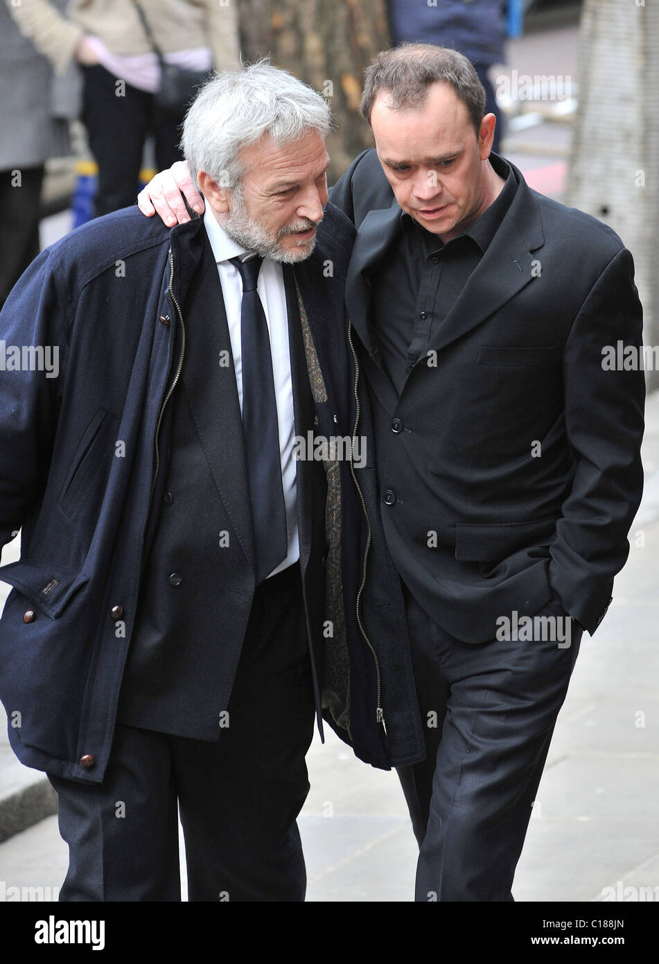 Todd Carty il funerale di Wendy Richard tenutosi presso la chiesa di Saint Mary Marylebone Londra Inghilterra - 09.03.09 : Foto Stock