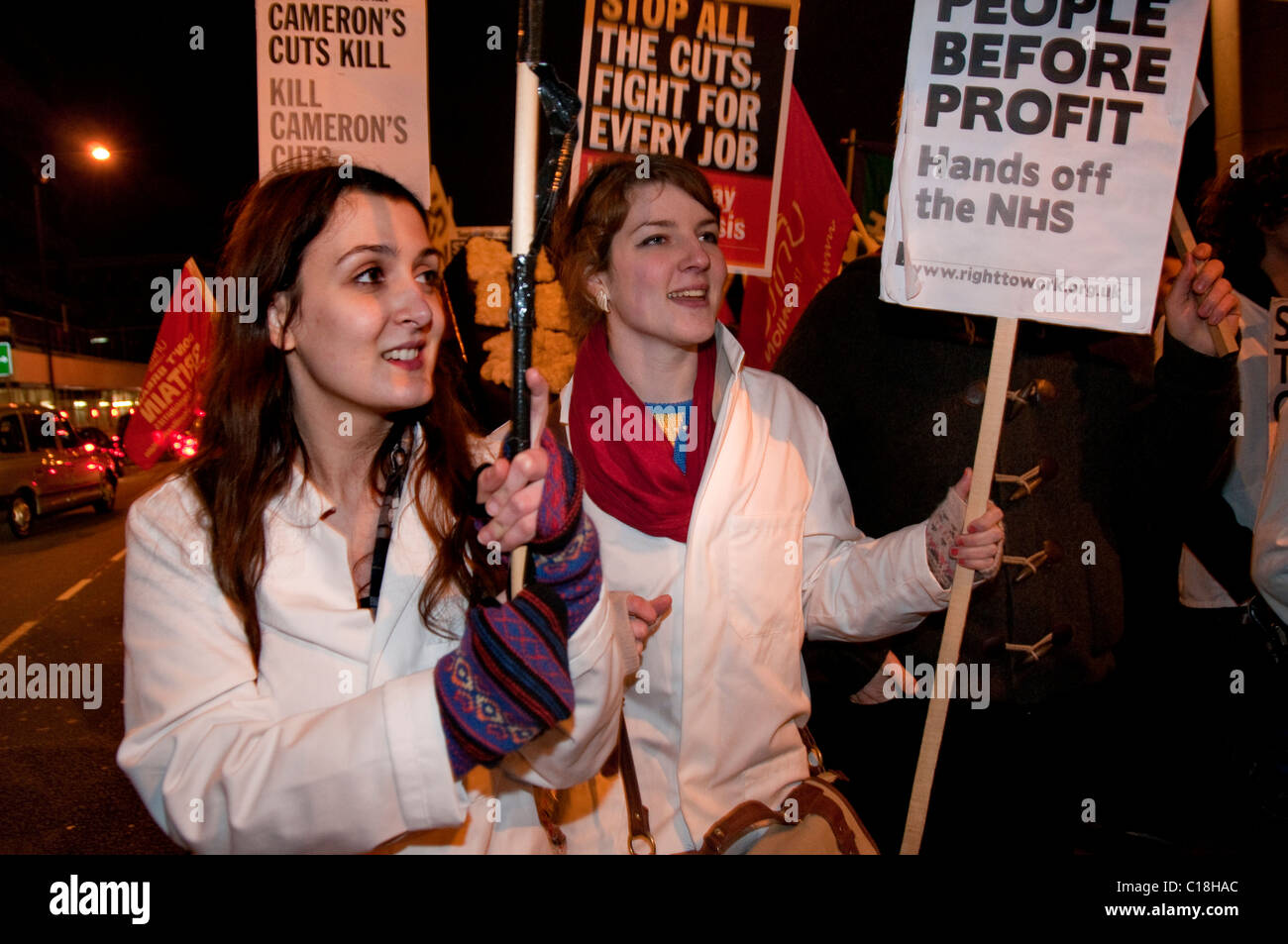 Salute nazionale marzo dal Royal Hospital di Londra a San Barts Hospital protestando tagli al servizio sanitario 2011 Foto Stock