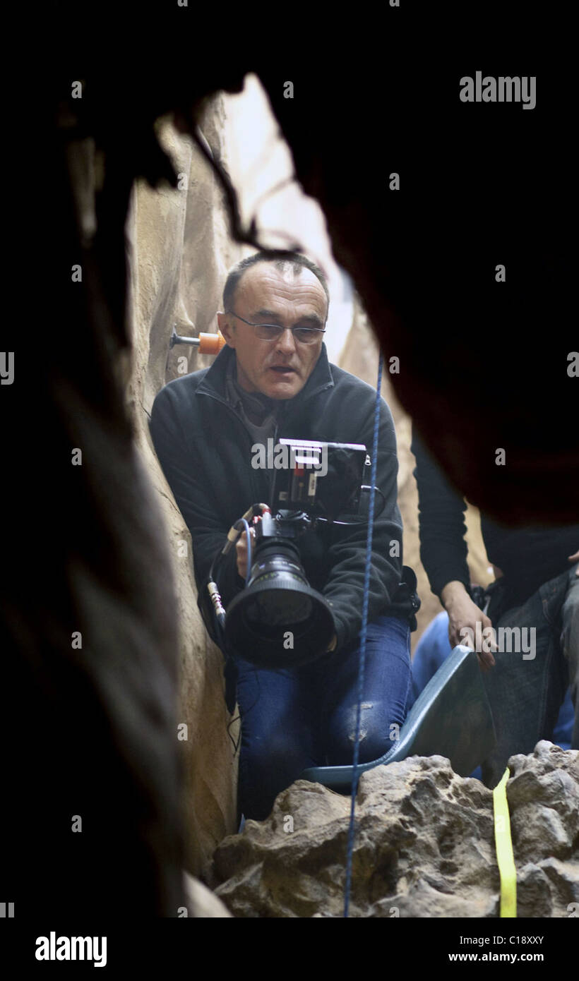 127 ore (Onset) Danny Boyle (DIR) 003 COLLEZIONE MOVIESTORE LTD Foto Stock