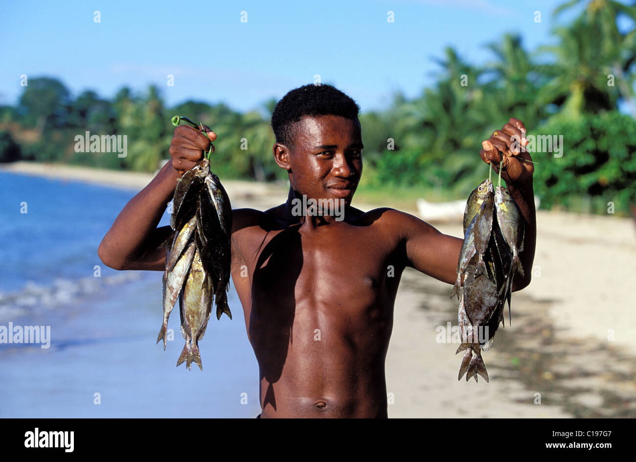 Madagascar, Northwest Nosy Be Island, di ritorno dalla pesca, Andilana beach Foto Stock