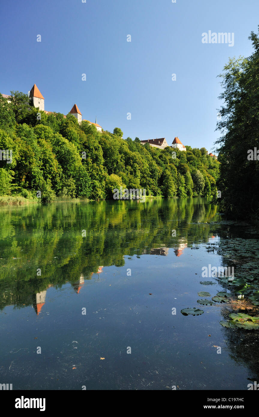 Vista da Woehrsee al castello, Burghausen, Alta Baviera, Baviera, Germania, Europa Foto Stock