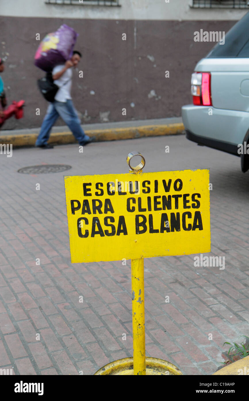 Panama,Latino,America Centrale,Città di Panama,casco Viejo,San Felipe,quartiere storico,strada,strada,marciapiede,Casa Blanca,ristorante ristoranti cibo d Foto Stock