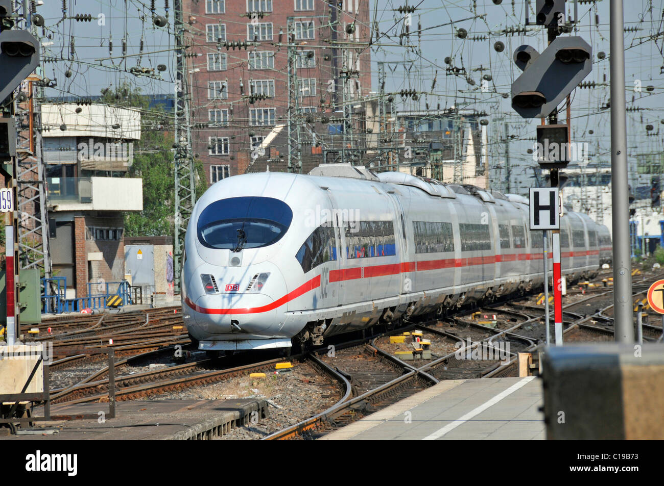 ICE 3 treno, Colonia, nella Renania settentrionale-Vestfalia, Germania, Europa Foto Stock