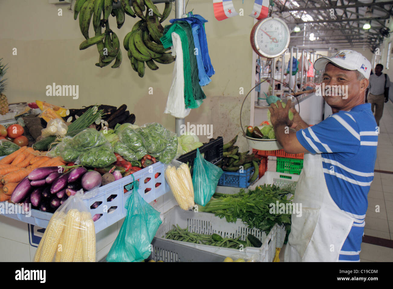 Panama Panama Città di Panama, Ancon, Mercado Público, mercato pubblico, mercato agricolo coperto, venditori, bancarelle stand mercato di acquisto vendita, vendita, shopping Foto Stock