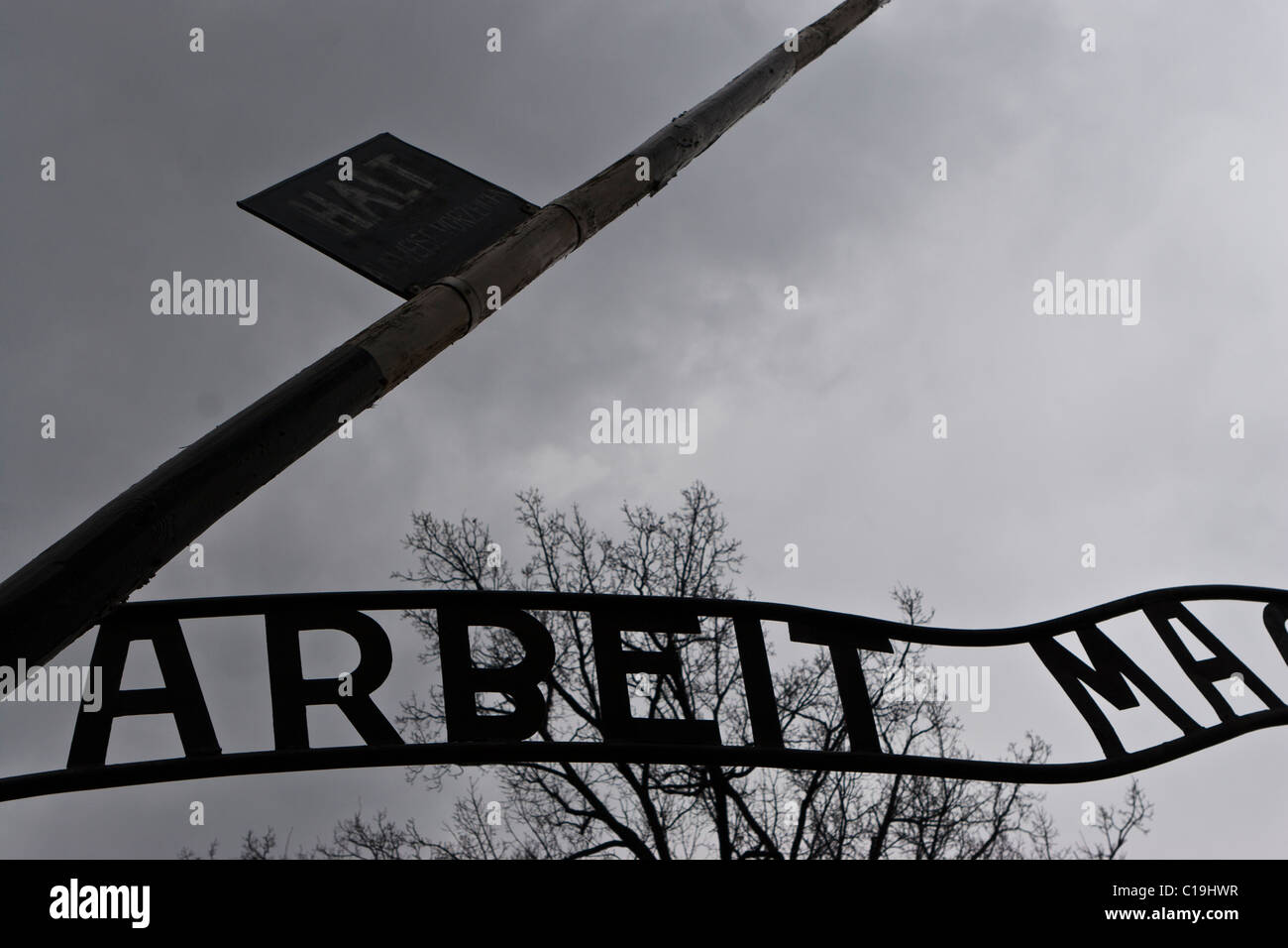 Arbeit macht frei ("lavoro vi rende liberi") Gate, Auschwitz-Birkenau, Polonia. Foto Stock