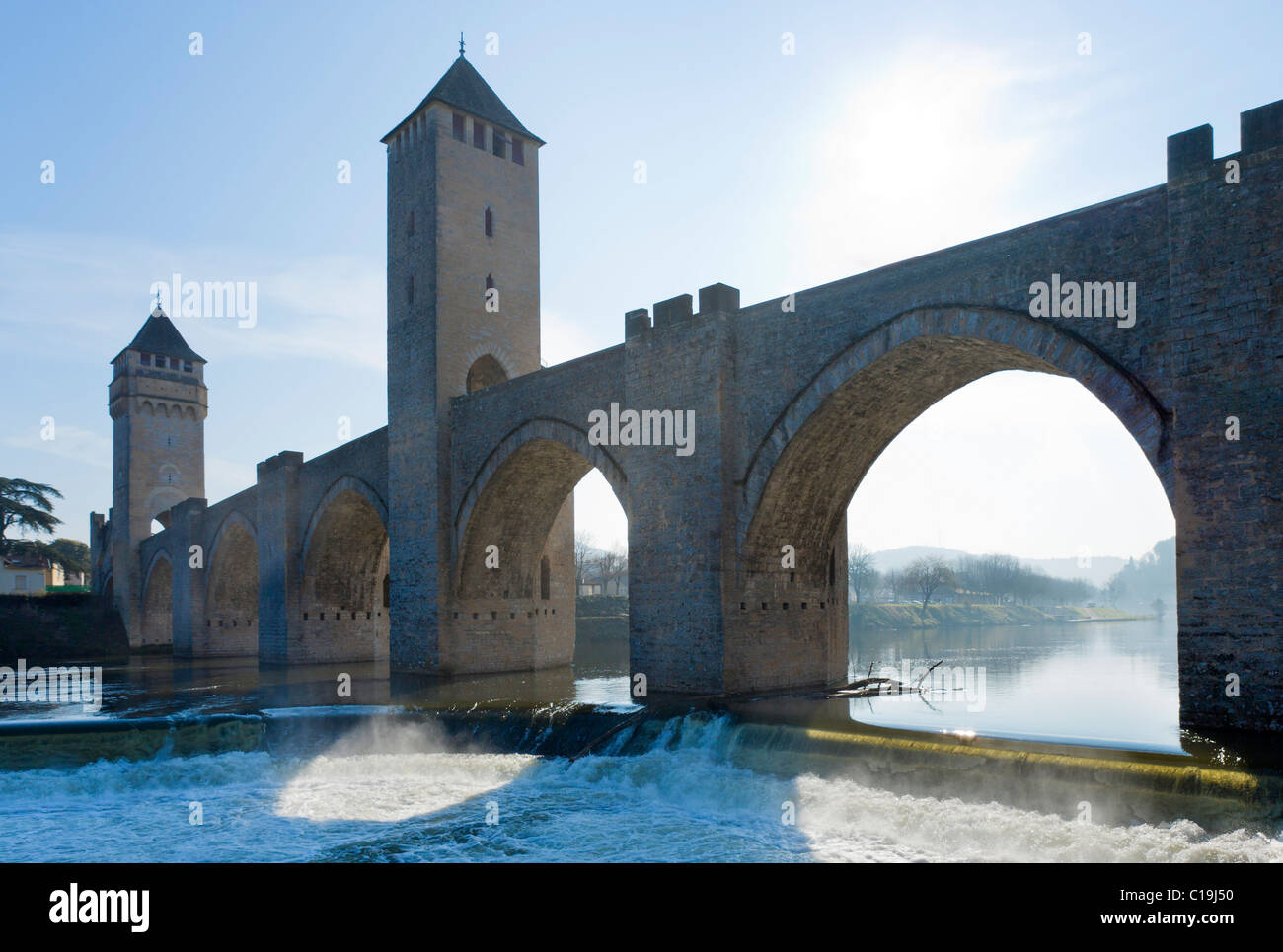 Il medievale Porto Valentre oltre il fiume Lot, Cahors, Lotto, Francia Foto Stock