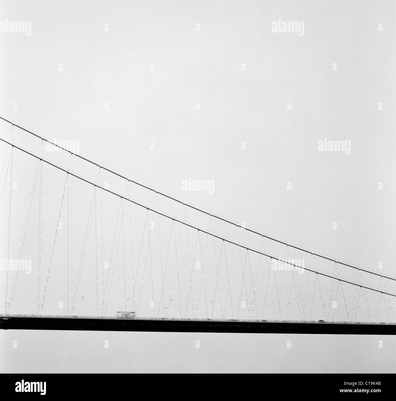 Il primo ponte sul Bosforo (Bogazici Koprusu) che attraversano lo stretto del Bosforo ad Istanbul in Turchia. Foto Stock