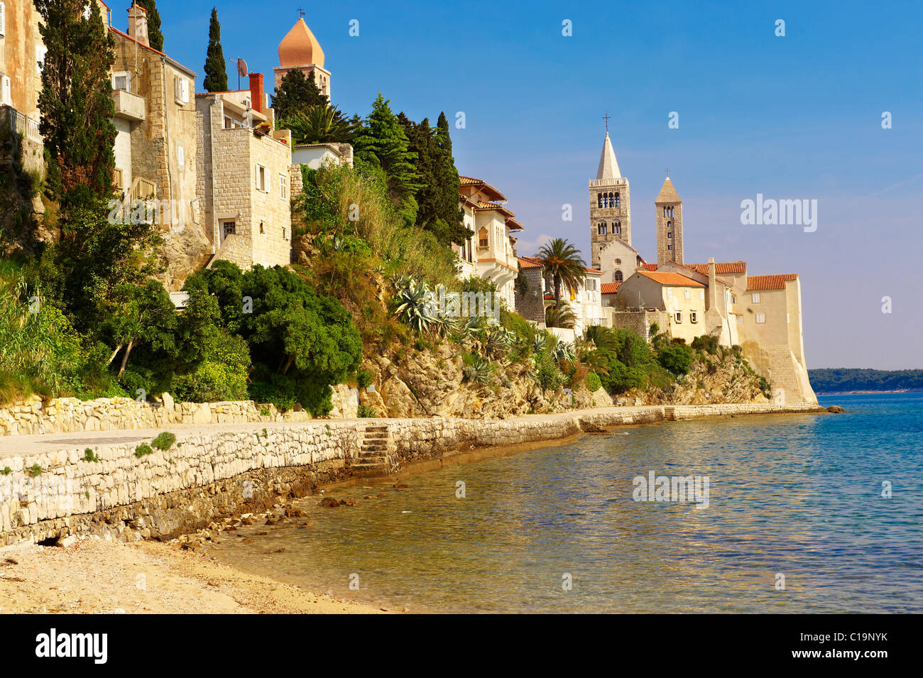La città medievale e scogliere Rab. Isola di Rab, Craotia Foto Stock