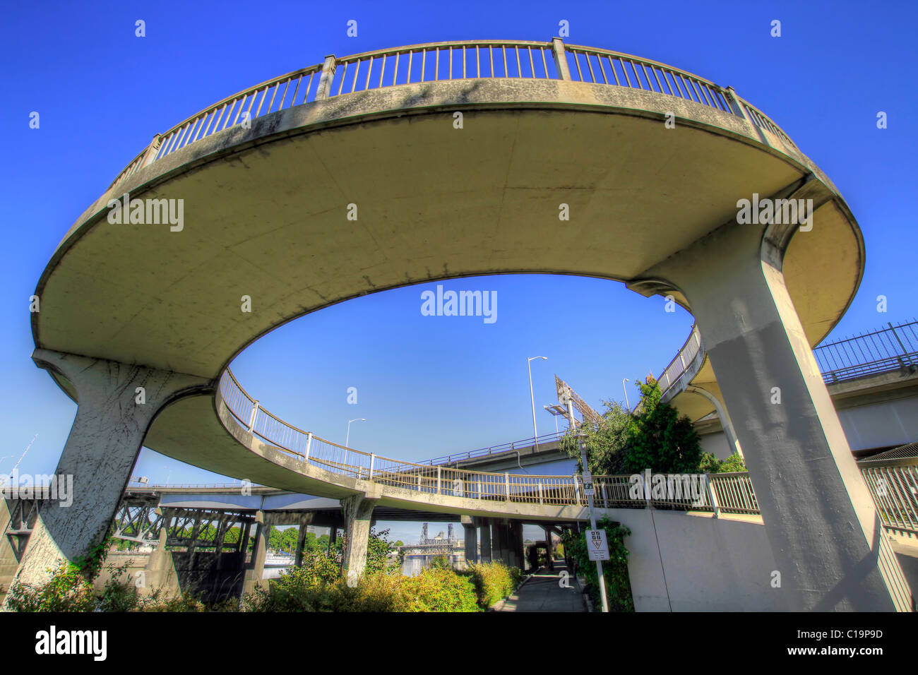 Passerella a spirale di Eastbank Esplanade da Morrison Bridge Foto Stock