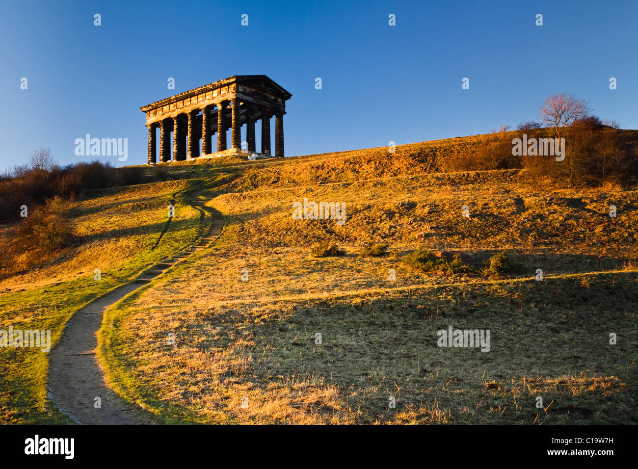 Penshaw (o il Conte di Durham) monumento, una follia costruito nel 1844 sulla collina Penshaw vicino a Sunderland, Tyne and Wear, Inghilterra Foto Stock