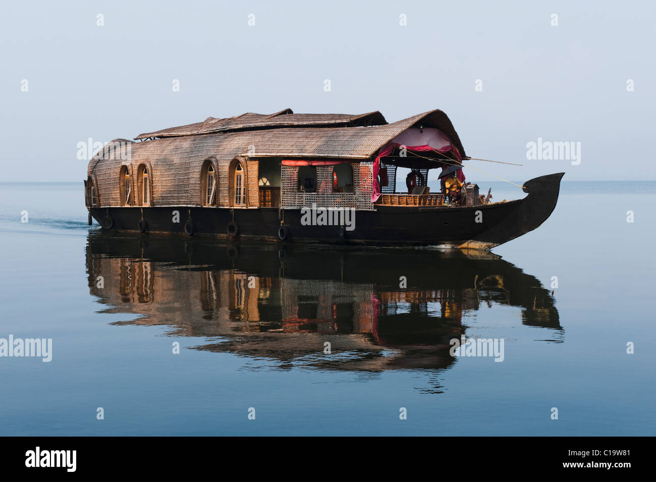 Houseboat in una laguna, Kerala Backwaters, Alleppey, Alappuzha distretto, Kerala, India Foto Stock