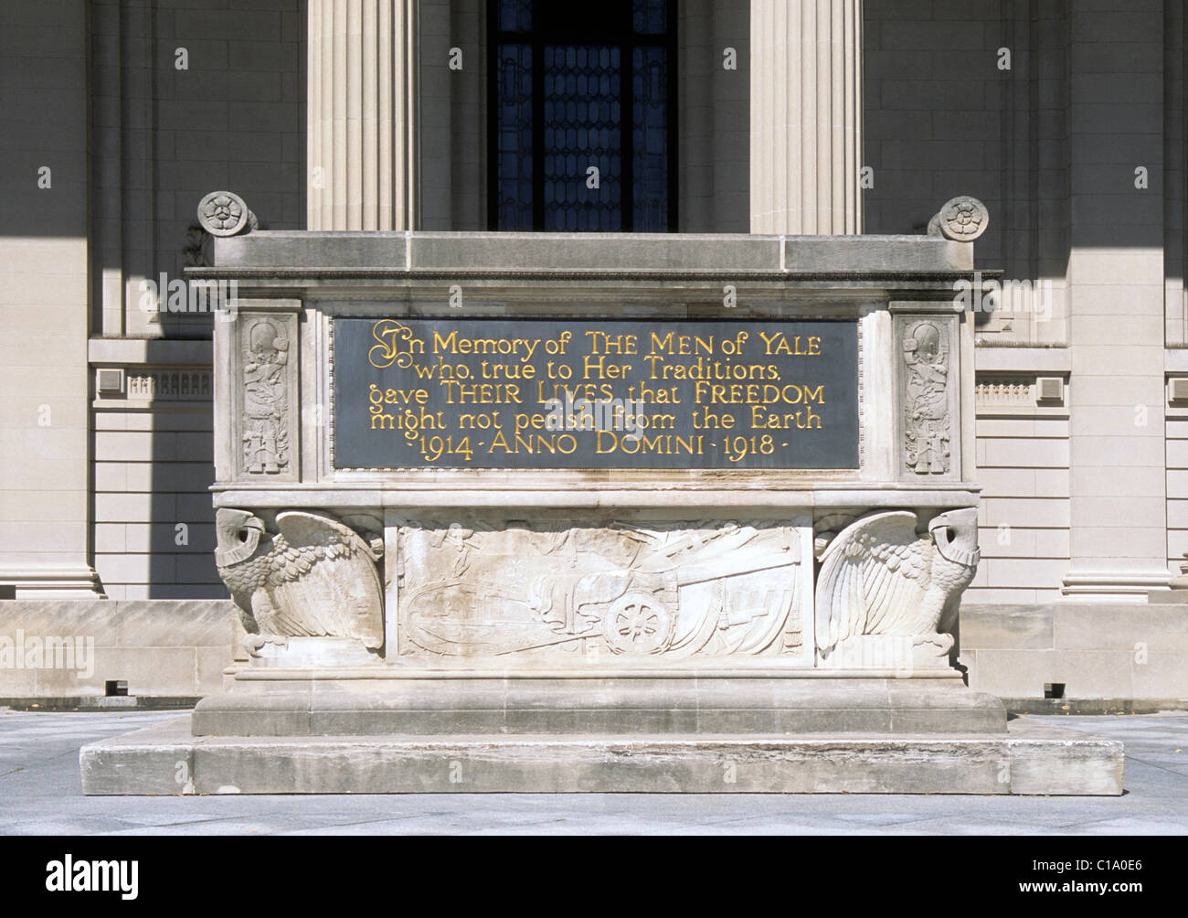 Cenotaph Yale University Campus Beinecke Plaza Commons Monument. Memoriale della guerra mondiale Foto Stock