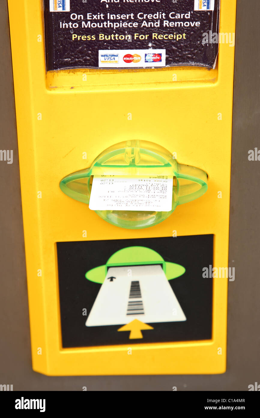 Ricevuta in uscita di un parcheggio macchina ticketing nel Regno Unito Foto Stock